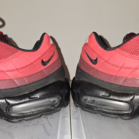 Air max 95 BY YOU Mens 9 Red Black - Picture 4 of 6